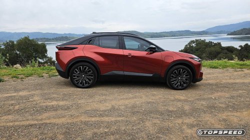 2026 Toyota C-HR puts the previous C-HR compact to shame