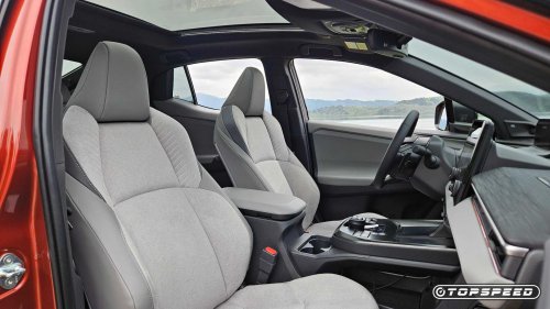 2026 Toyota C-HR puts the previous C-HR compact to shame