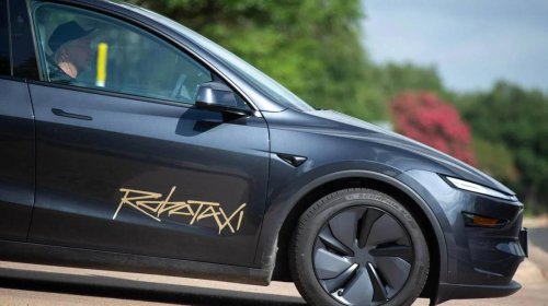 Los datos de accidentes de los robotaxis de Tesla empeoran y la marca sigue censurando (y manipulando) los detalles