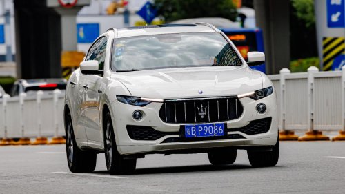 10 upscale cars whose depreciation is reshaping the market