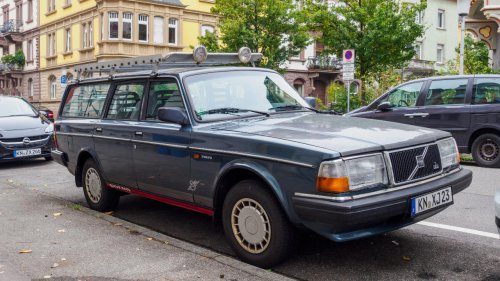 5 overbuilt cars that regularly cross 300,000 miles