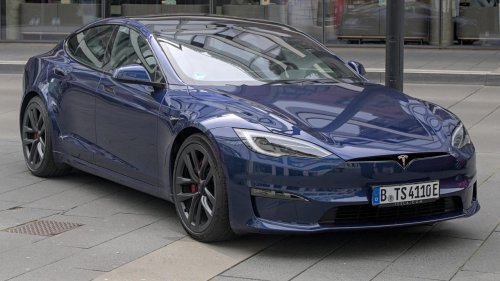 10 upscale cars whose depreciation is reshaping the market
