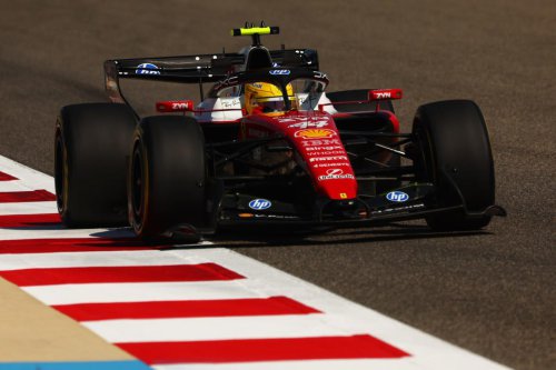El revolucionario alerón trasero de Ferrari F1 que asusta: Así lo ha estrenado Lewis Hamilton en Bahréin