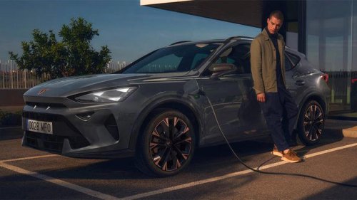 Piden más ayudas para los coches eléctricos usados que para los coches híbridos enchufables: "Son una farsa"