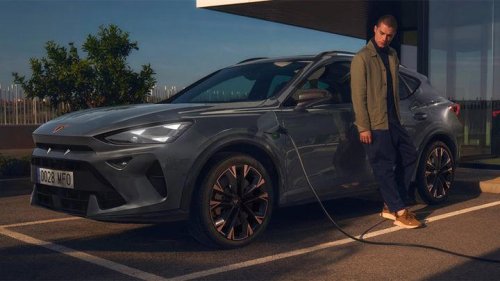 Piden más ayudas para los coches eléctricos usados que para los coches híbridos enchufables: "Son una farsa"