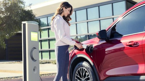 Ford, SUV, Ford's only plug-in hybrid SUV in America is ideal for those who refuse to go electric