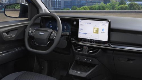 Ford, Ford amplía su ventaja en la venta de furgonetas en Europa con una E-Transit Courier más capaz y conectada