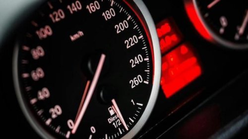 ¿Tu coche pierde fuerza al acelerar? Este podría ser el motivo