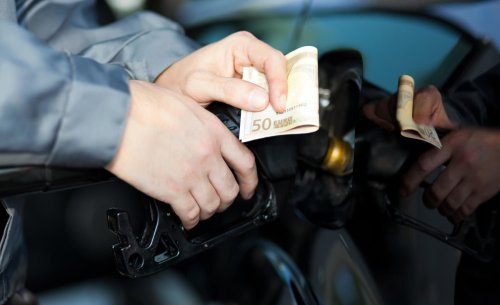 Citroën, Sube el precio de la gasolina por el conflicto en Irán: el día y la hora para repostar más barato y salvar tu bolsillo