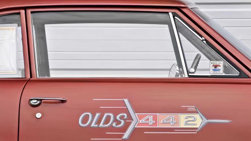 Oldsmobile, The ghost Oldsmobile performance car that slipped out of history