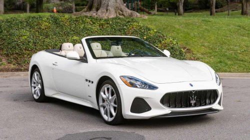 The sports car that depreciates faster than any other model