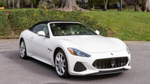 The sports car that depreciates faster than any other model