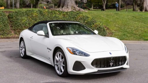 The sports car that depreciates faster than any other model
