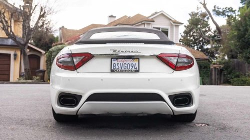 The sports car that depreciates faster than any other model