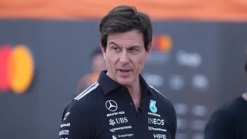 Toto Wolff se harta de las acusaciones a Mercedes: "Tal vez mañana estemos inventando otra cosa, que yo aparezco en los papeles de Epstein..."