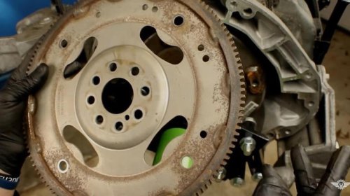Why automatic transmissions have flex plates instead of flywheels