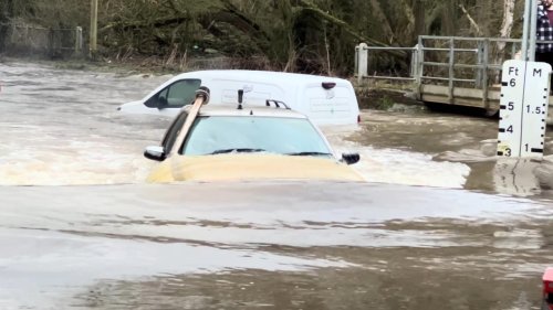 Citroën, En Gran Bretaña han descubierto su Citroën C15 particular: se ríe de las inundaciones como si fuera su hábitat