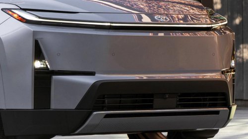 Una patente filtrada apunta al próximo Toyota eléctrico “bien pensado”: plataforma 2028 y un truco para ganar espacio