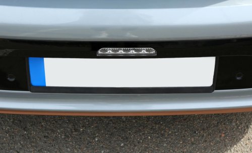 La Guardia Civil me paró por llevar una sola luz de la matrícula fundida: ¿de cuánto fue la multa?
