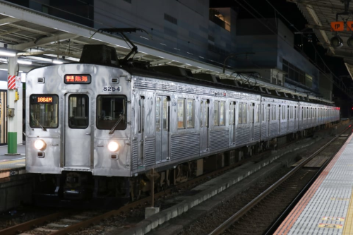 リバイバルがアツい いぶし銀! 関東に残る「コルゲート車体」の車両まとめ