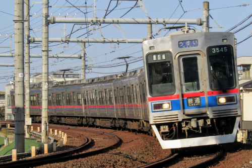 リバイバルがアツい いぶし銀! 関東に残る「コルゲート車体」の車両まとめ