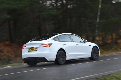 Conducimos el coche más barato de Tesla (y podría ser el mejor)