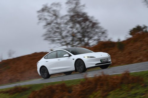 Conducimos el coche más barato de Tesla (y podría ser el mejor)