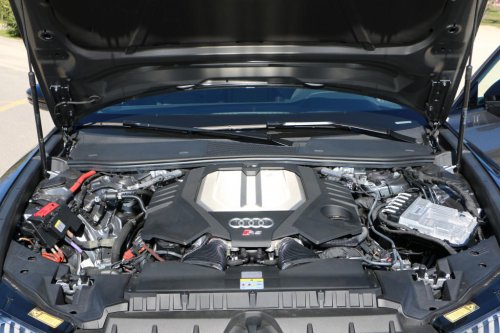 Probamos el Audi RS 6 Performance: El familiar deportivo que conquista el paddock de MotoGP