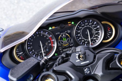 【実験】最高速300km／hバイクの「隼」でローギア／1速を使って高速道路を走ってみたところ……【SUZUKI 隼スペシャルエディション（2026）／試乗インプレ・レビュー おまけ編】