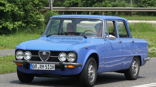 20 luxury brand cars that depreciate the fastest