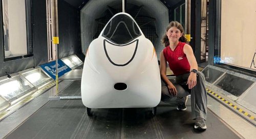 Una exingeniera de Fórmula 1 diseña un vehículo eléctrico que quiere sustituir a los coches en ciudad