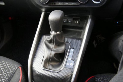 「B」はバックじゃないぞ! AT車シフトの現在地をおさらい!
