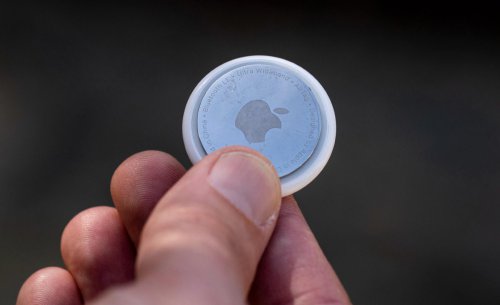 Las señales que tu coche te envía cuando alguien lo está vigilando: cómo saber si le han instalado un localizador