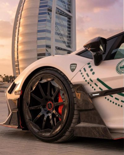 Lamborghini, La policía de Dubai recluta a este Lamborghini Revuelto (y no es un Revuelto cualquiera)