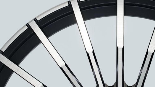 La nueva marca premium de BMW estrena logo y será la peor pesadilla para Jaguar (otra vez) y Maybach