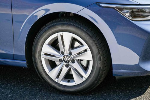 フォルクスワーゲン ゴルフ8.5がプラス1気筒で得たモノ。ふたつのパワートレーン、ハッチバック＆ヴァリアントで検証