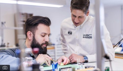 Si eres un forofo de los rallys, esta marca de relojes te va a resultar muy familiar