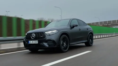 Vídeo: ¡Bombazo! El Mercedes-AMG GLC 53 4MATIC+ entona el 'mea culpa' y recupera los 6 cilindros