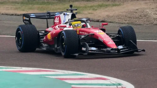 Lewis Hamilton da una de cal y otra de arena a los nuevos coches de Fórmula 1: "Es ridículamente complejo"