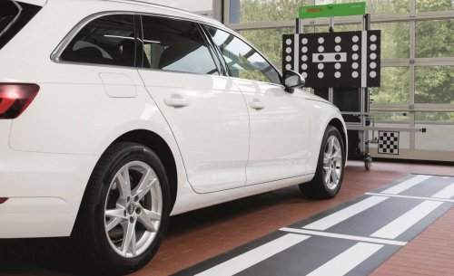 El nuevo botín de los delincuentes: ¿por qué están desapareciendo las insignias de los coches?