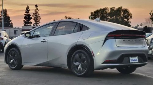 I just moved to LA from NYC, I need a car and I'm overwhelmed with options! What car should I buy?