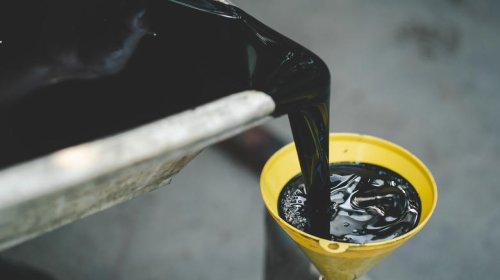 Why you should always check your engine oil before cold weather