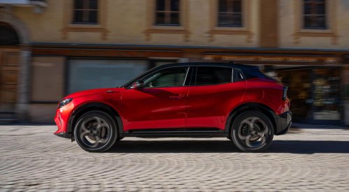 Híbrido o eléctrico y con hasta 281 CV: ¿cuánto cuesta el coche más vendido de Alfa Romeo?