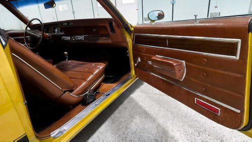 Oldsmobile, Saturn, 1971 Oldsmobile 442 Saturn Gold with 455 V8 and rare package