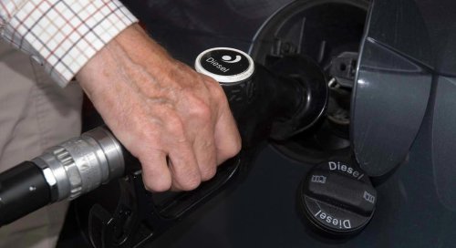 Un mecánico lanza un aviso a los conductores: "Nunca te compres un coche diésel sin antes saber estas tres cosas"