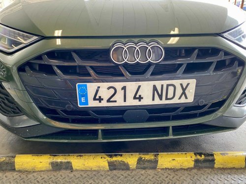 ¿Dónde se ubica el sensor de temperatura exterior del coche?