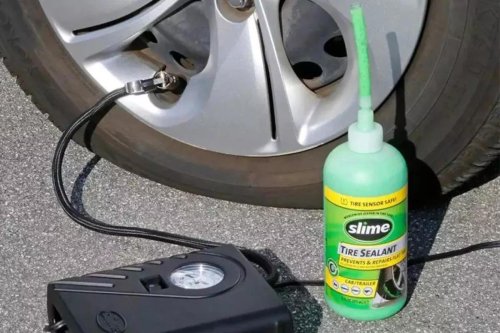 Multado con 200 euros por llevar la baliza V-16 pero no tener el líquido o recambio dentro del coche