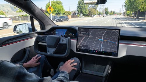 China prohibirá otra tendencia polémica de Tesla: adiós a una moda que consideran peligrosa para los conductores