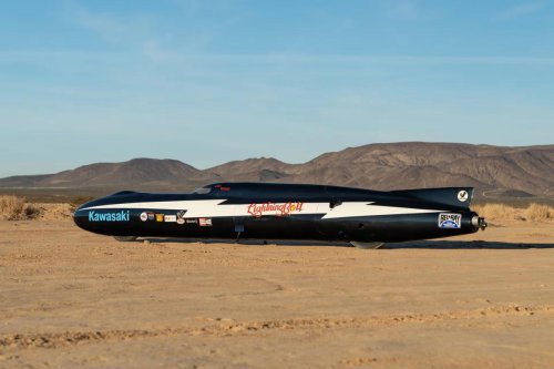 La moto-cohete que batió récords de velocidad hace 50 años: a 512 km/h en las salinas de Bonneville