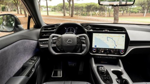 China prohibirá otra tendencia polémica de Tesla: adiós a una moda que consideran peligrosa para los conductores